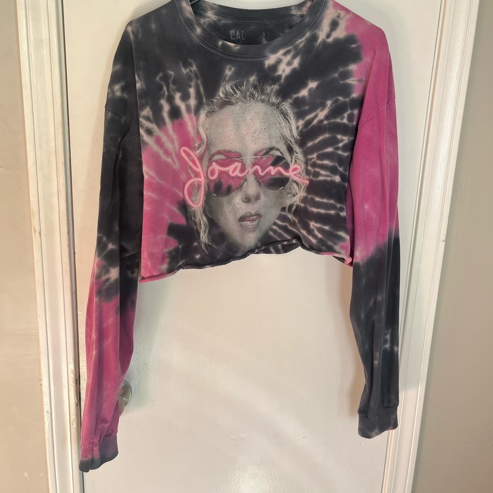Long sleeve crop size large lady Gaga